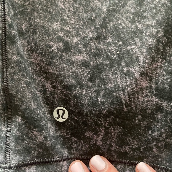 Brand new Lululemon wunder train crop long sleeved shirt. - Picture 3 of 5
